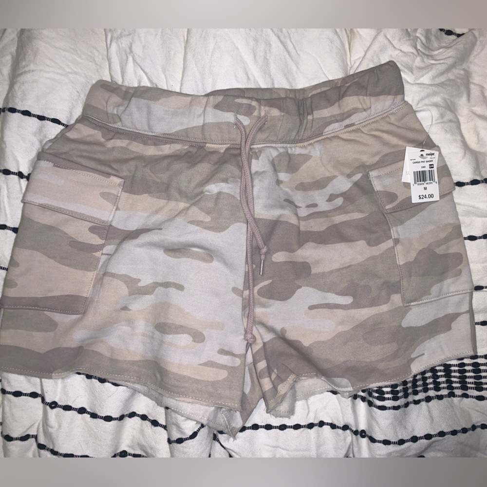 Soft Camo shorts